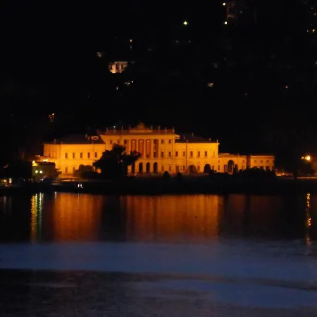 Una Terrazza Sul Lago קומו